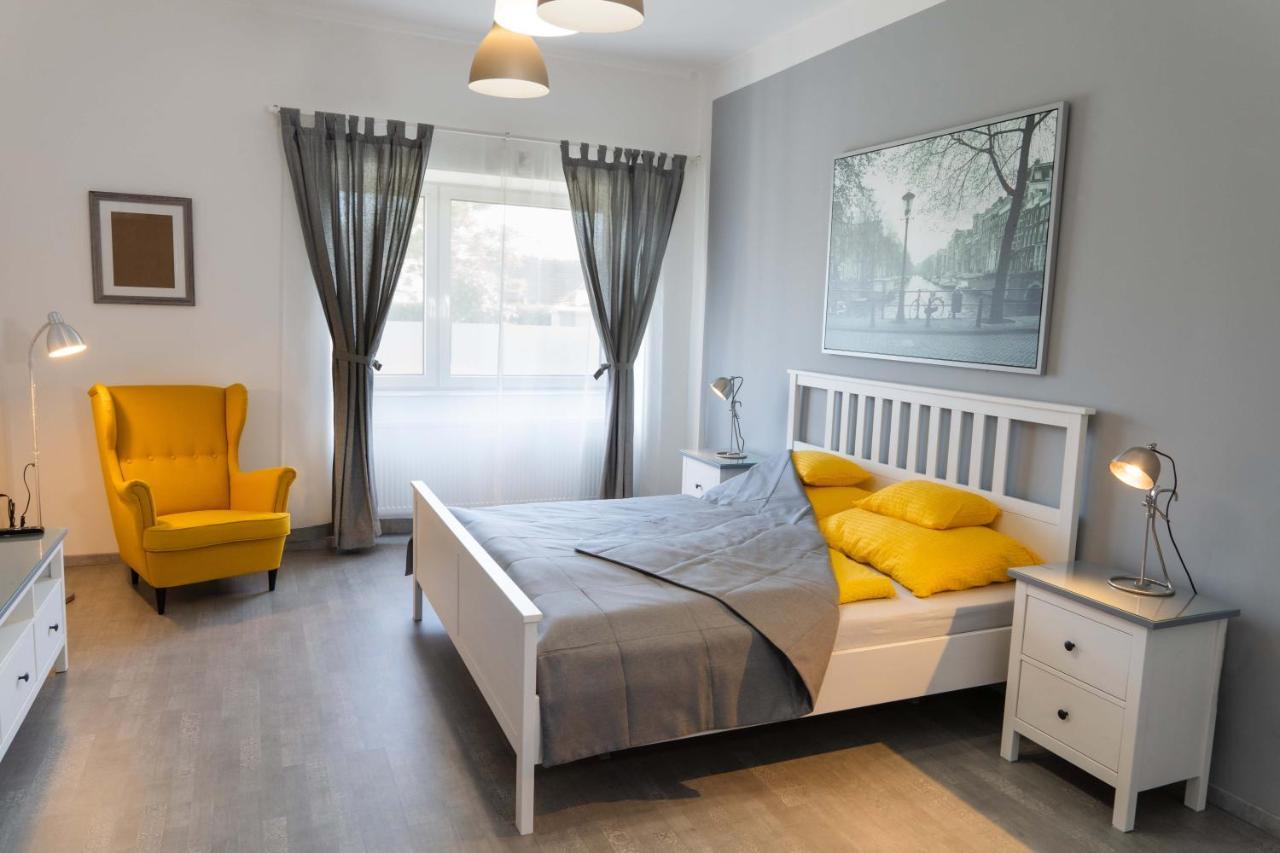 Kunfoglalas Apartmanhaz Kisujszallas Exterior photo